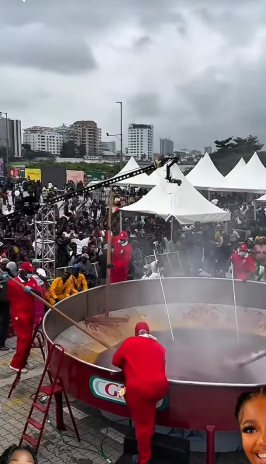 HILDA BACI’S POT OF JOLLOF WINS GUINNESS BOOK OF BOOK OF RECORDS